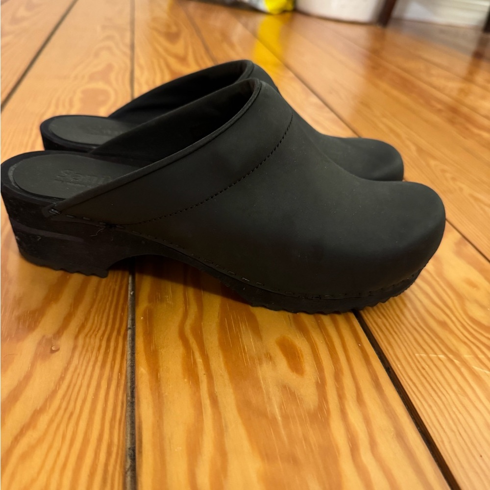 Sanita wooden Black Clogs brand new size 40